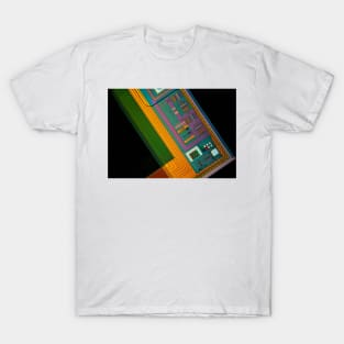 CCD camera sensor, light micrograph (C026/4165) T-Shirt